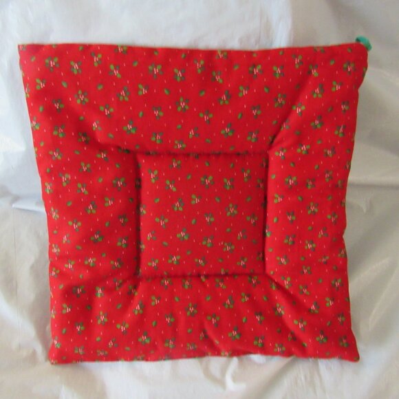 Christmas Hot Plate Pillow. - Picture 2 of 3